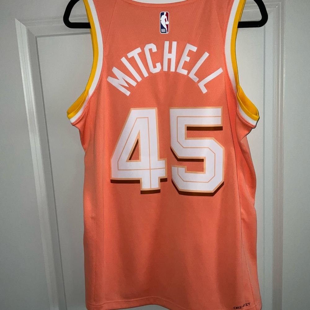 Donovan Mitchell Cleveland Cavaliers Nike Unisex 2025/26 City Edition Jersey - Picture 5 of 8